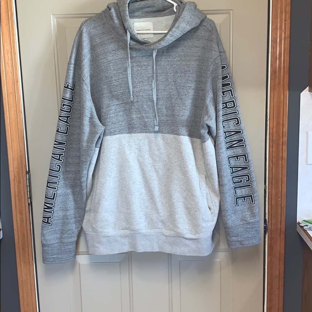 Men’s American Eagle sweatshirt